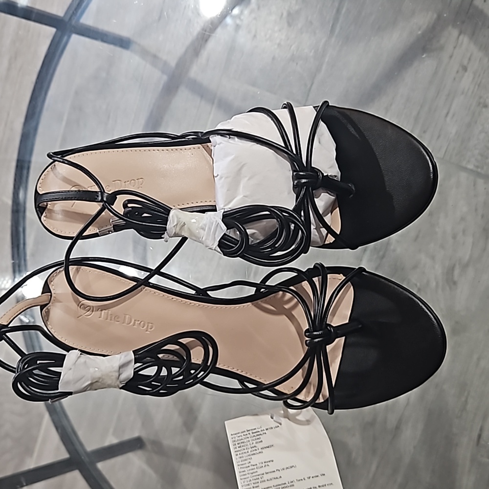 Womens Black Strap Heels Size 8.5